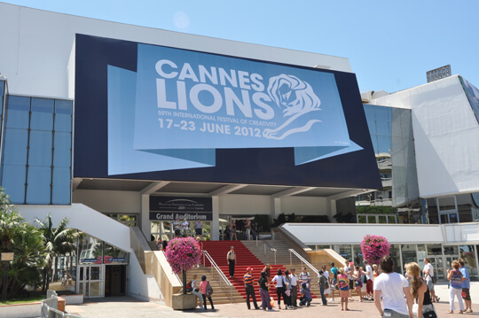 Imagem do lado de fora do Cannes Lions.